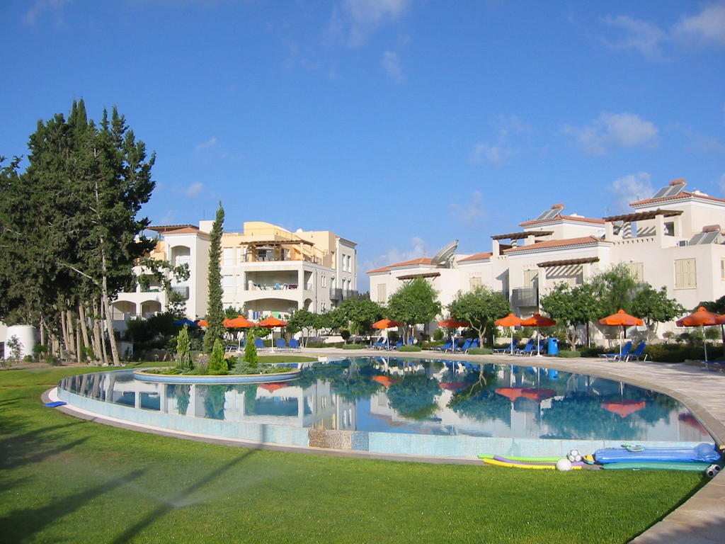 Hesperides Gardens Villa Paphos Exterior foto